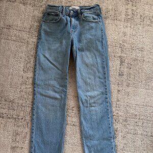 Abercrombie Mid Rise 90s Straight Jean Size 26
